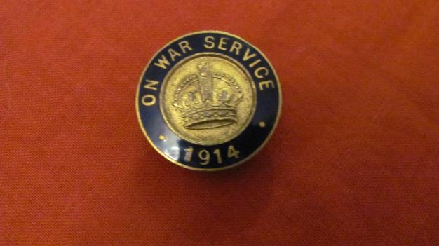 WW1 1914 On War Service badge