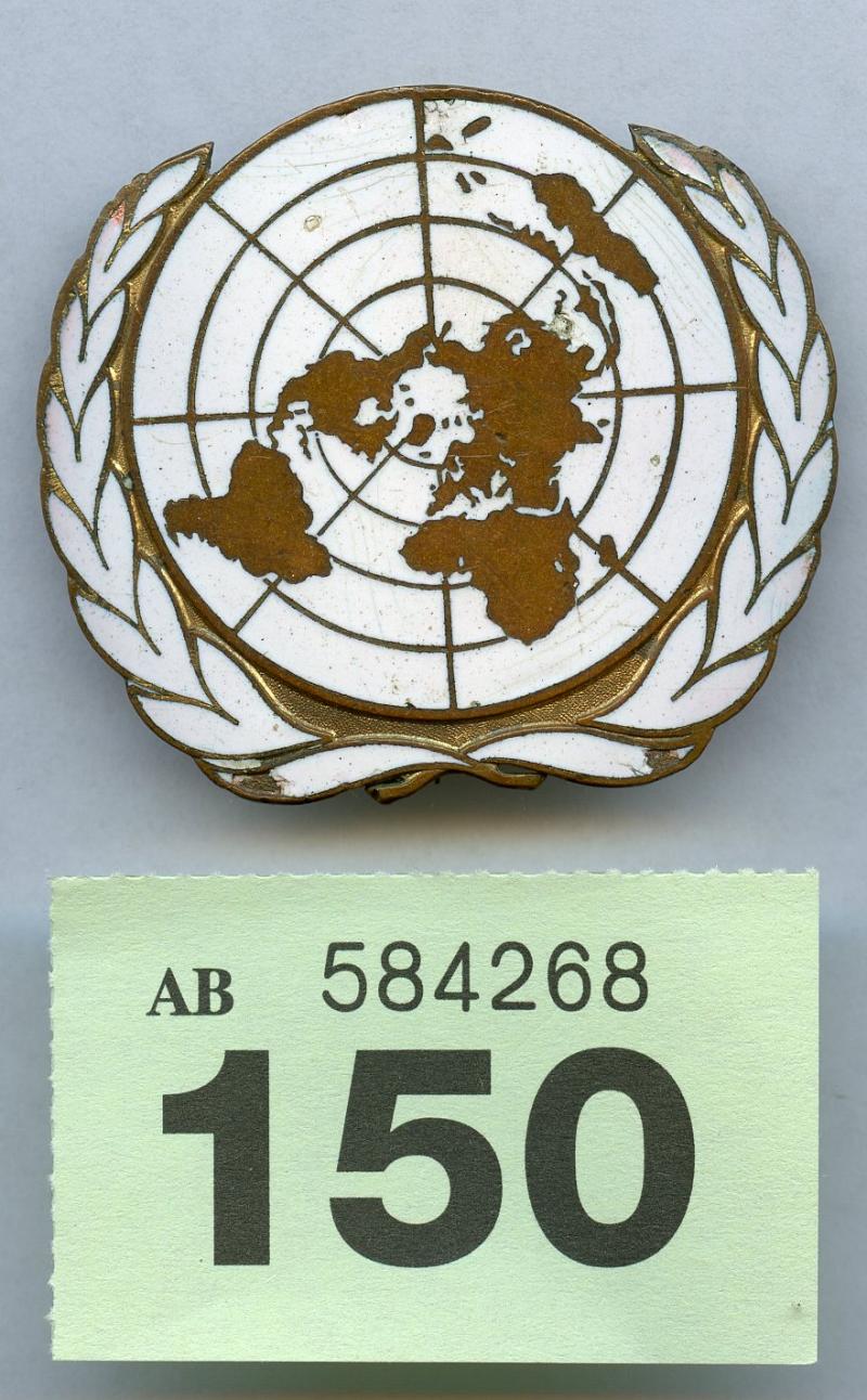 Early Type United Nations Cap Badge