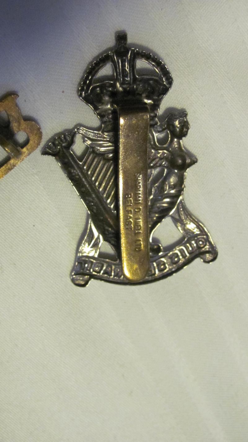 Royal Ulster Rifles Cap Badge and Pair of Titles